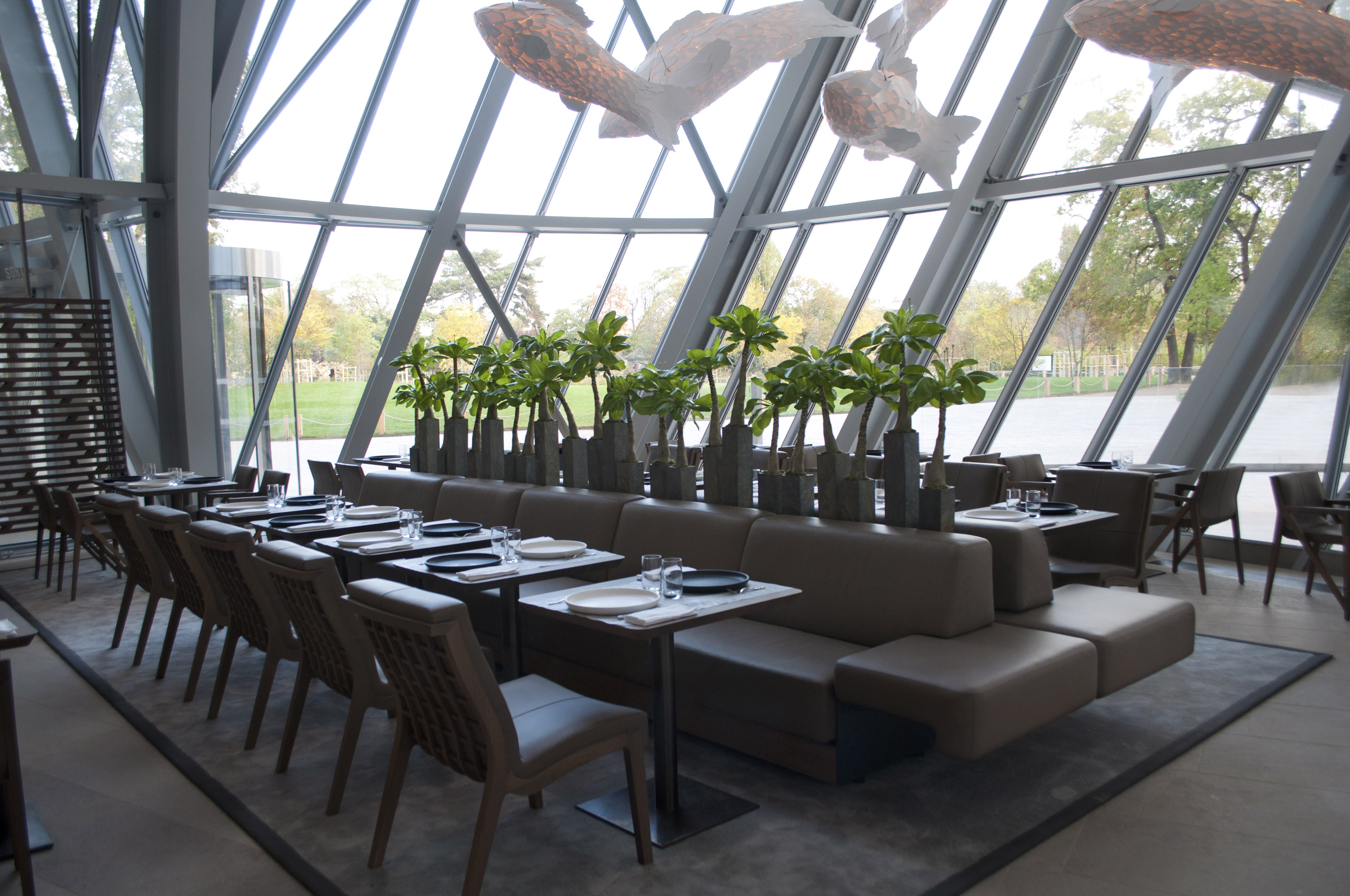 LE FRANK Le restaurant de Jean-Louis Nomicos pour la Fondation Louis ...